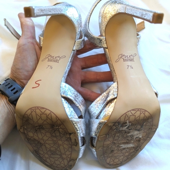 Jewel Badgley Mischka Textured Leather Metallic Silver Knotted High Heel Sandal - Picture 4 of 9